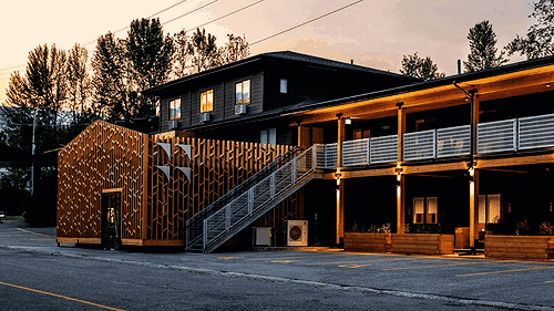 Revelstoke-Accommodation trek-Stay Ski VRGE Revelstoke
