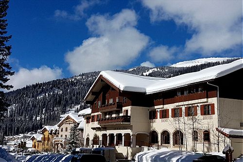 Sun Peaks-Accommodation travel-Stay Ski Sun Peaks Lodge