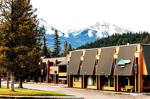 Jasper-Accommodation Per Room excursion-Family Deal Marmot Lodge