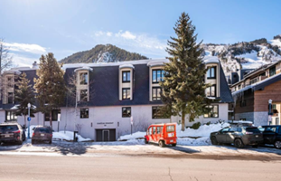 Aspen-Lodging outing-Chateau Dumont